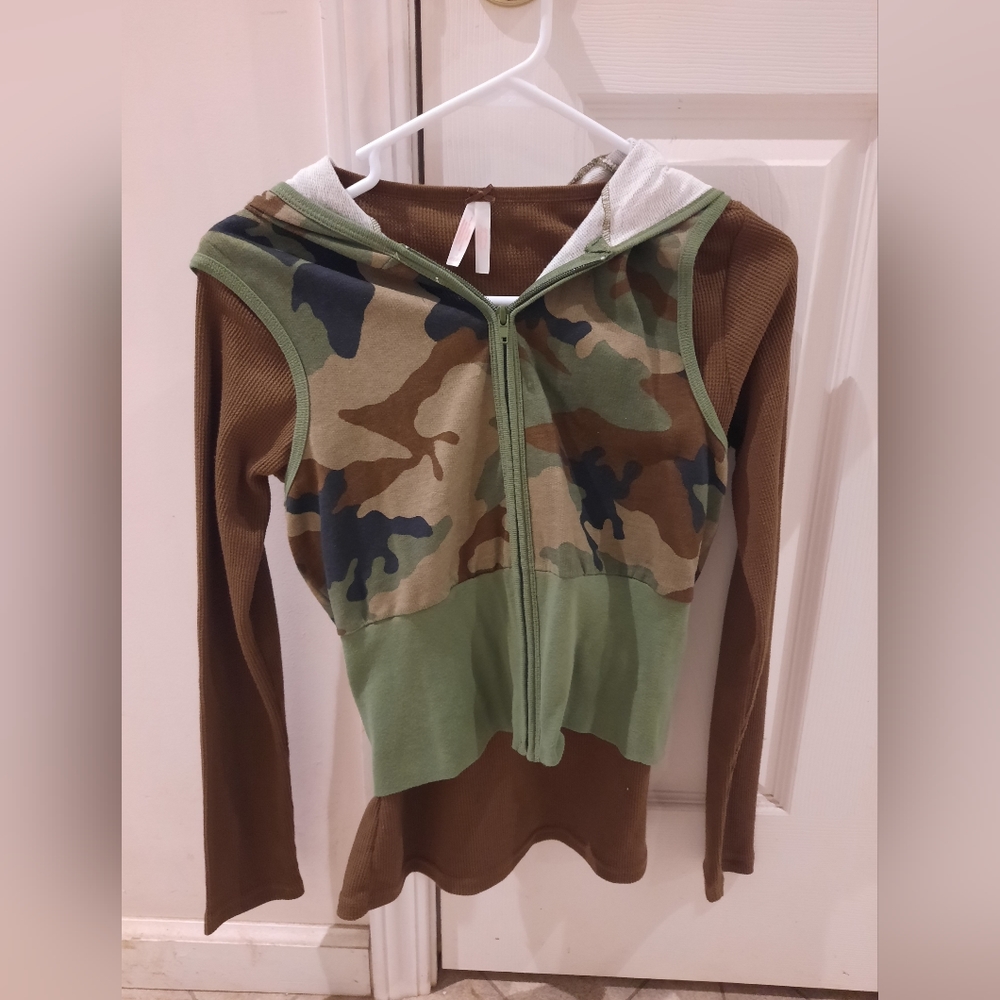 Junior camo top